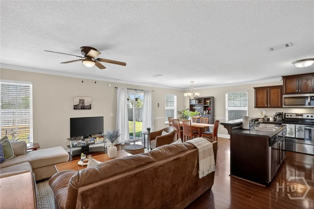 215 Nobel Crest Hinesville GA 31313