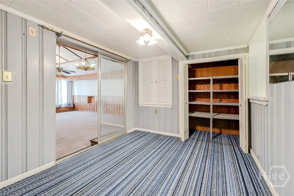 48 E 61st Street Savannah GA 31405