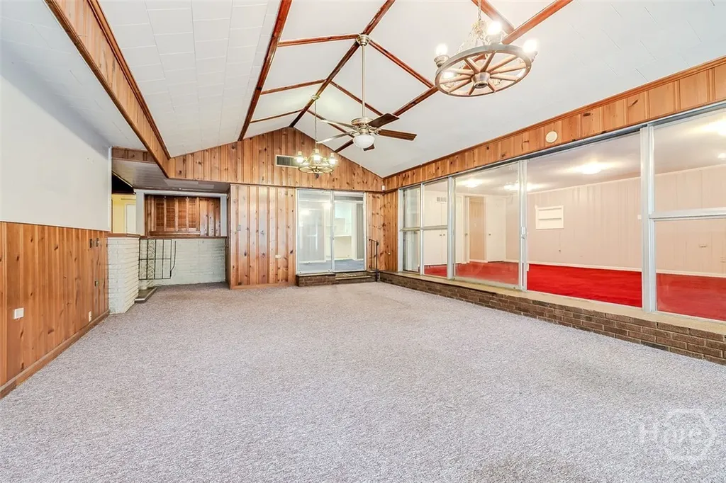 48 E 61st Street Savannah GA 31405