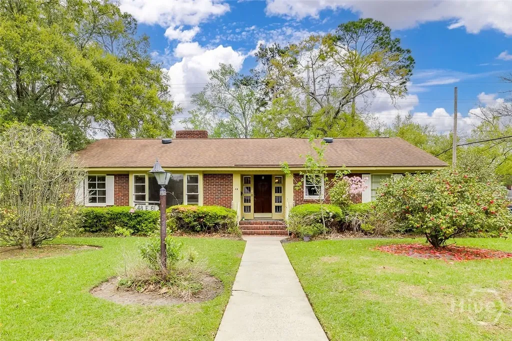 48 E 61st Street Savannah GA 31405