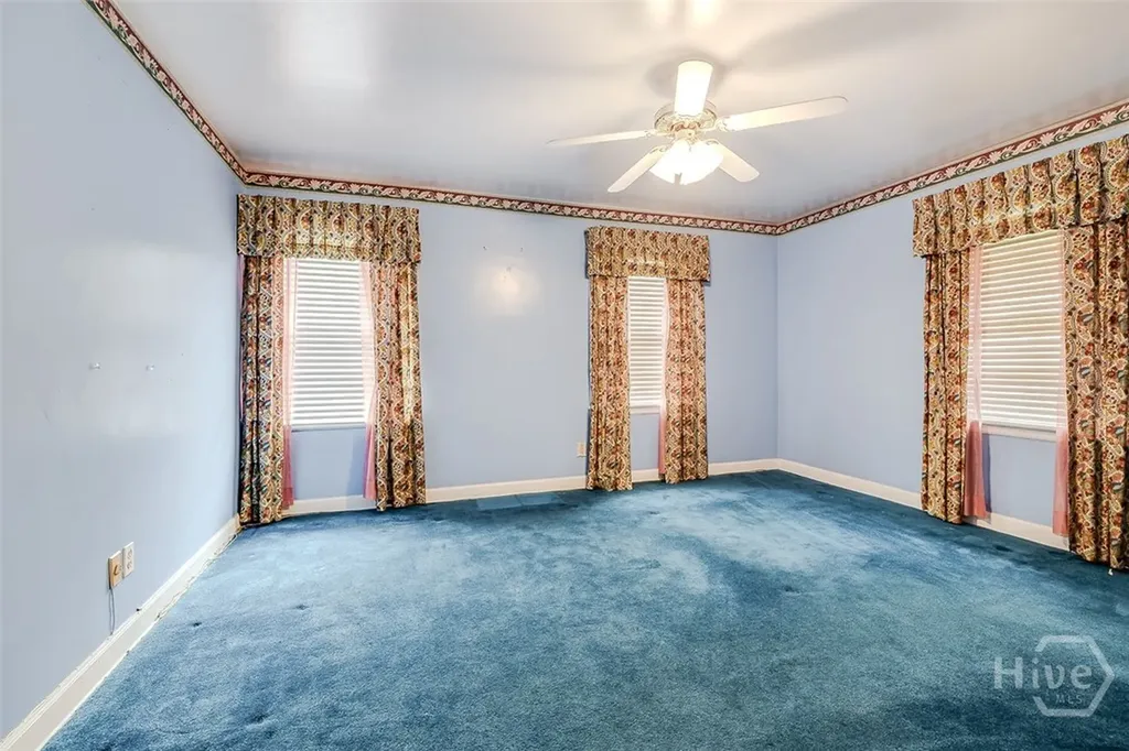 48 E 61st Street Savannah GA 31405