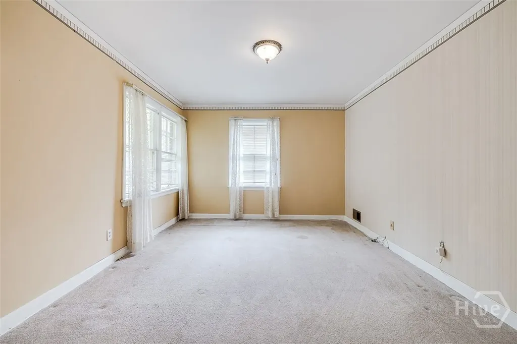 48 E 61st Street Savannah GA 31405