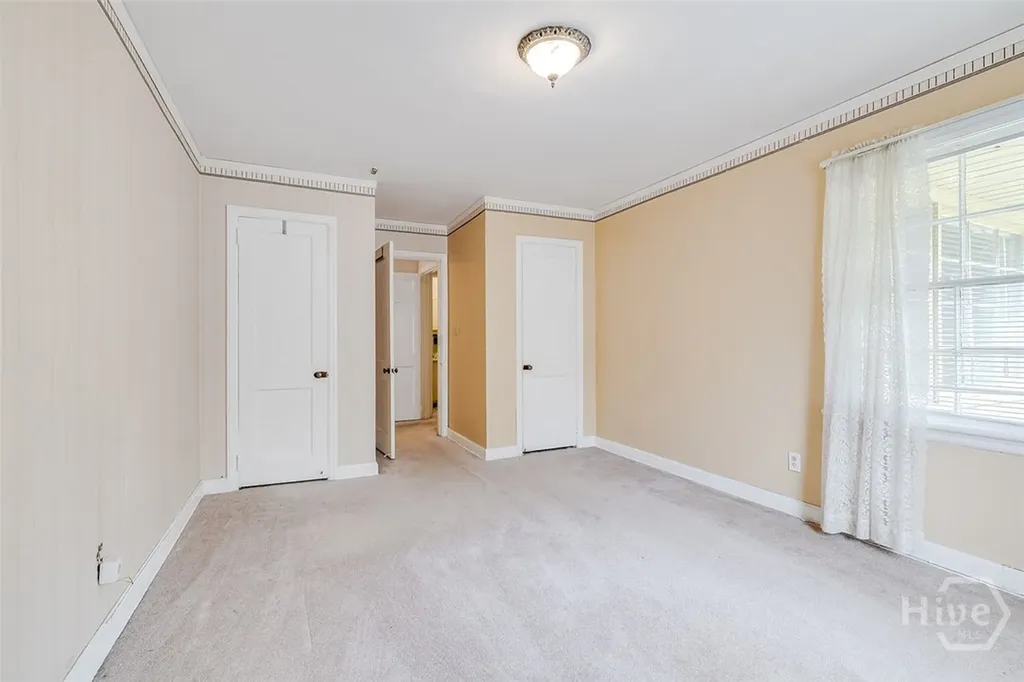 48 E 61st Street Savannah GA 31405
