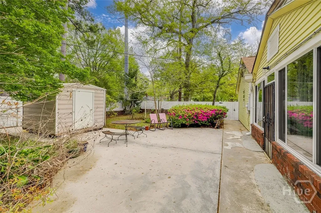 48 E 61st Street Savannah GA 31405