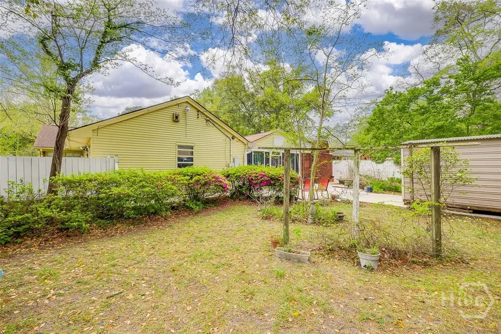 48 E 61st Street Savannah GA 31405