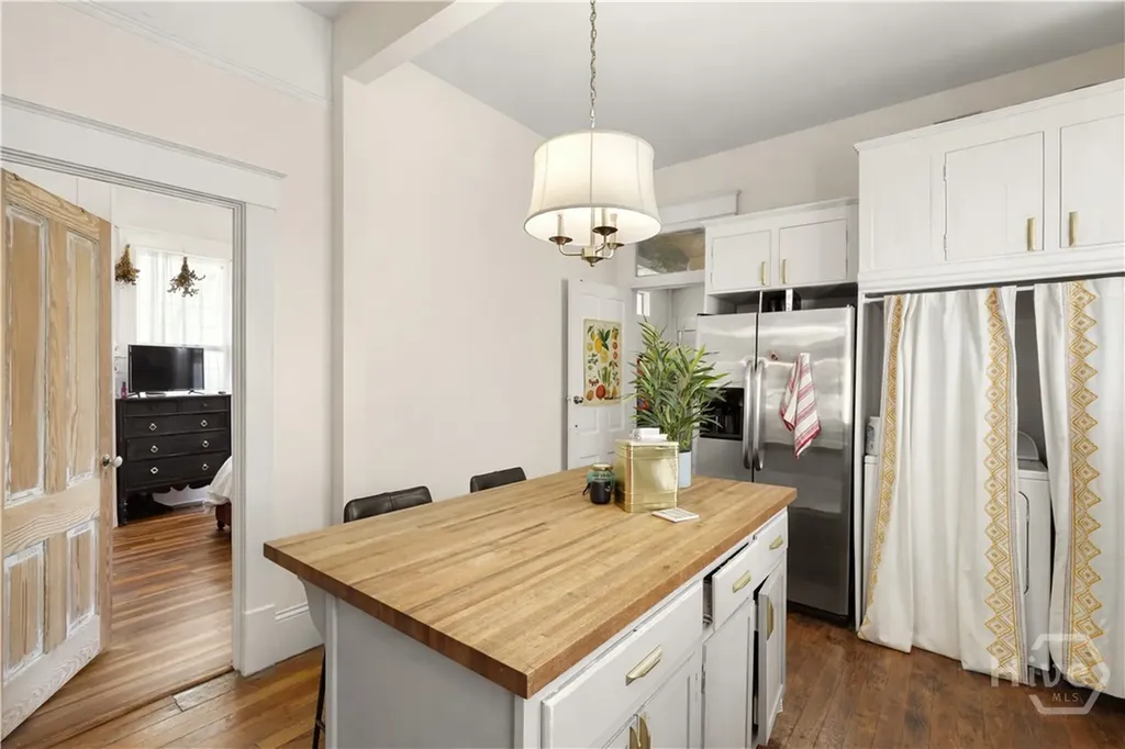 545 E Park Avenue Savannah GA 31401