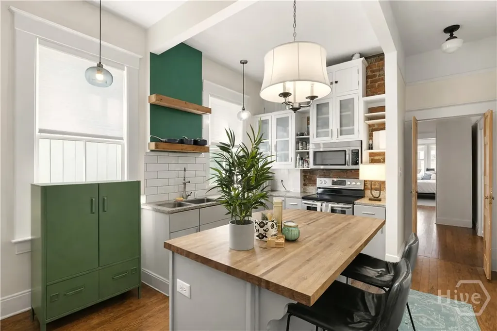 545 E Park Avenue Savannah GA 31401