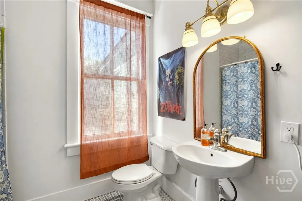 545 E Park Avenue Savannah GA 31401