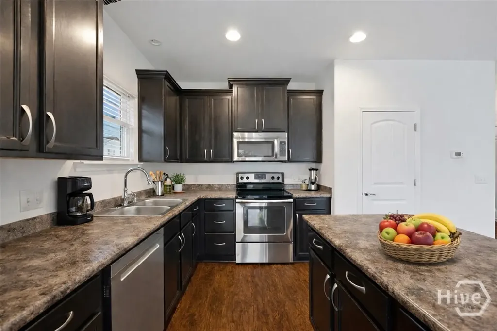 203 Lakepointe Drive Savannah GA 31407