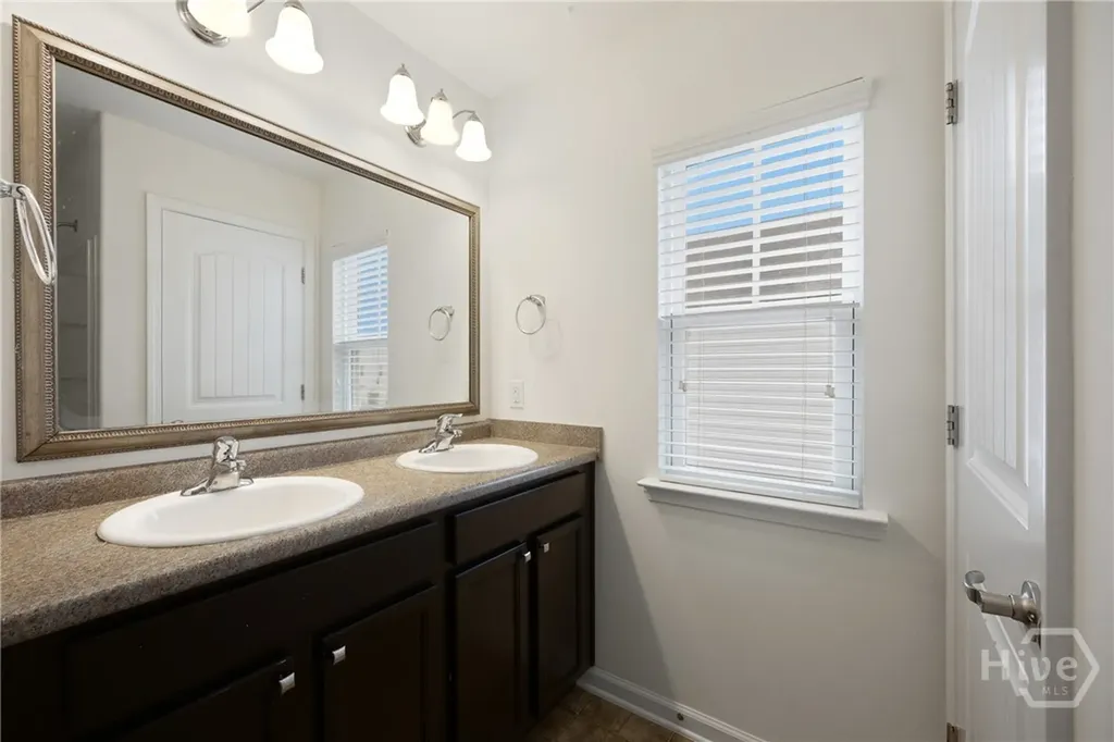 203 Lakepointe Drive Savannah GA 31407