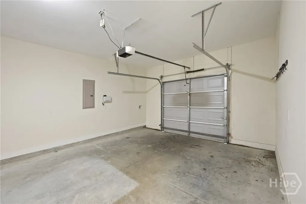 203 Lakepointe Drive Savannah GA 31407