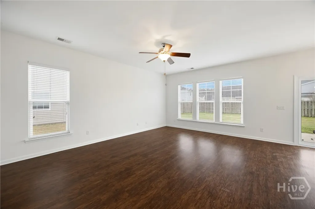 203 Lakepointe Drive Savannah GA 31407