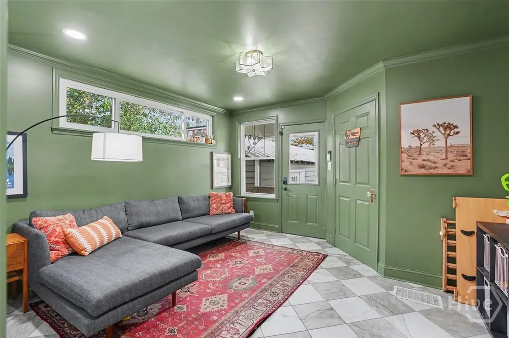 628 E 57th Street Savannah GA 31405