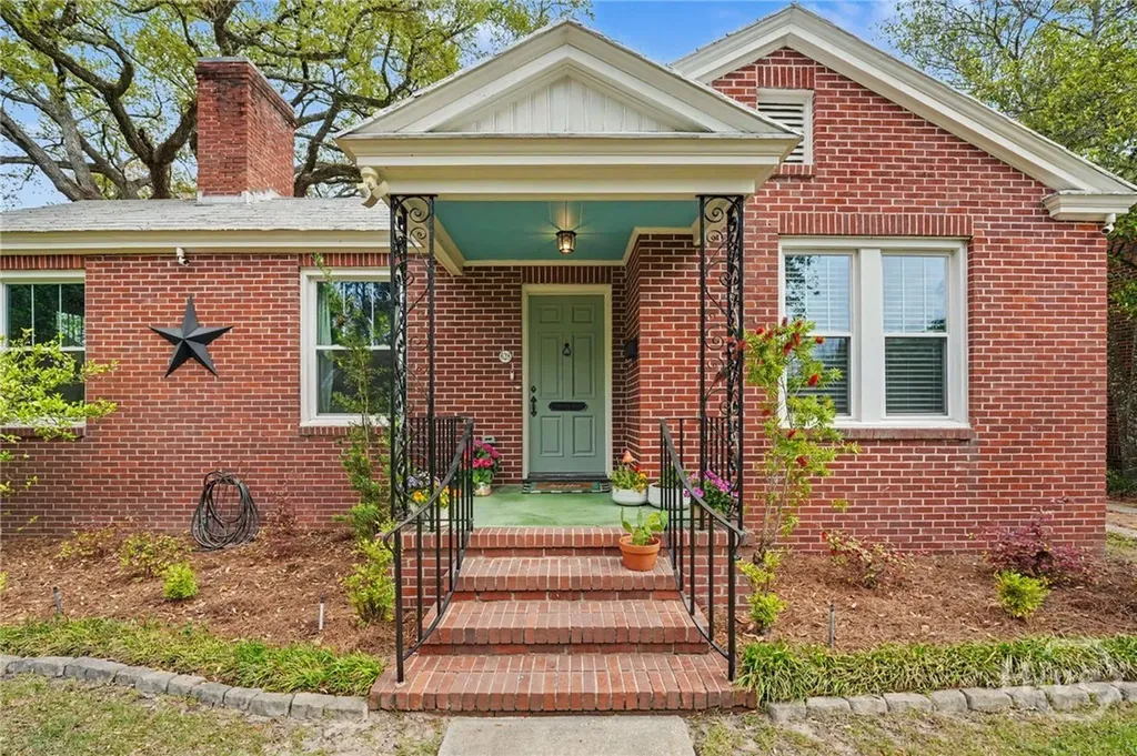 628 E 57th Street Savannah GA 31405