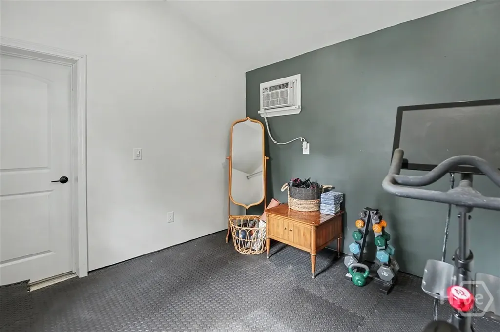 628 E 57th Street Savannah GA 31405