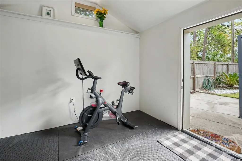 628 E 57th Street Savannah GA 31405