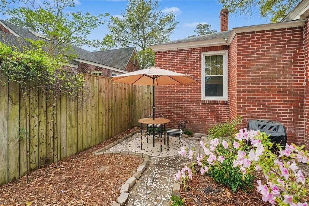 628 E 57th Street Savannah GA 31405