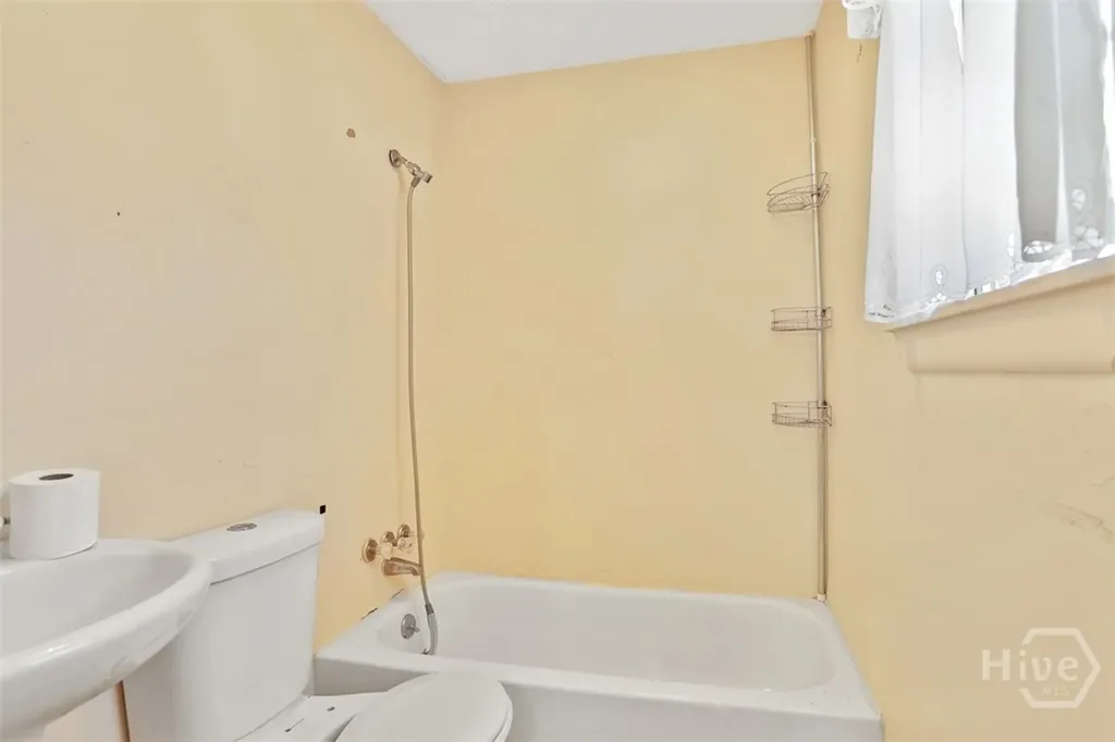 2223 N Fernwood Court Savannah GA 31404