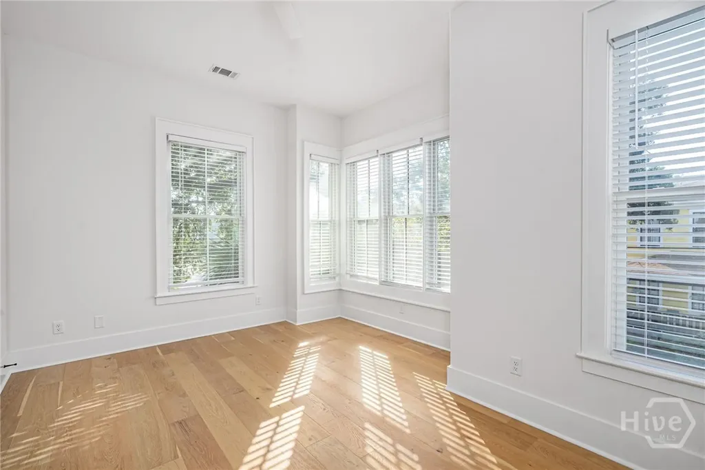 218 W 43rd Street Savannah GA 31401