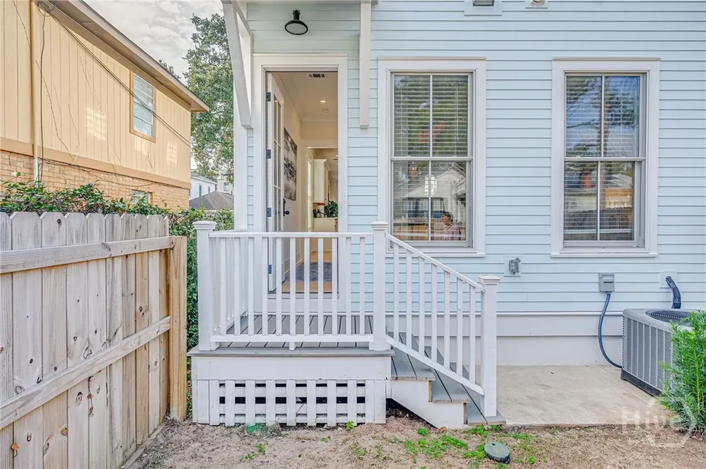 218 W 43rd Street Savannah GA 31401