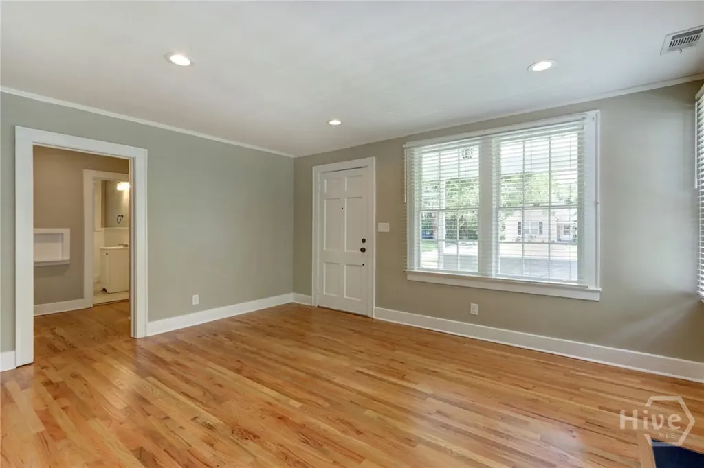 416 E 61st Street Savannah GA 31405