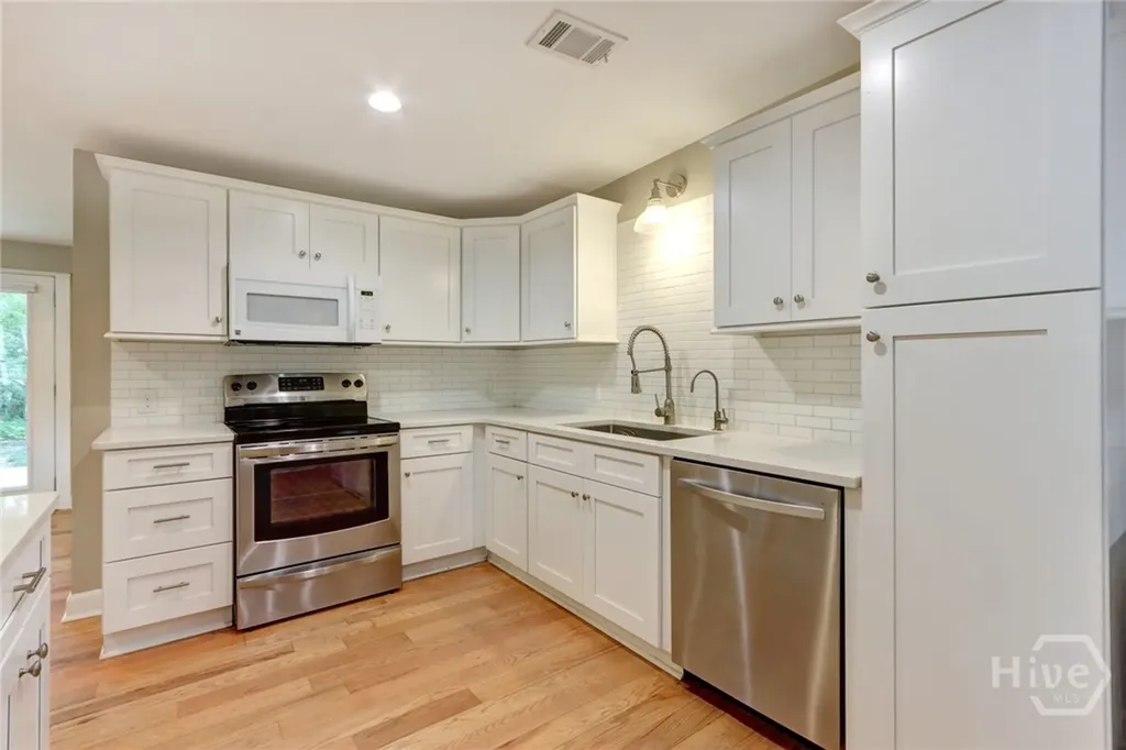 416 E 61st Street Savannah GA 31405