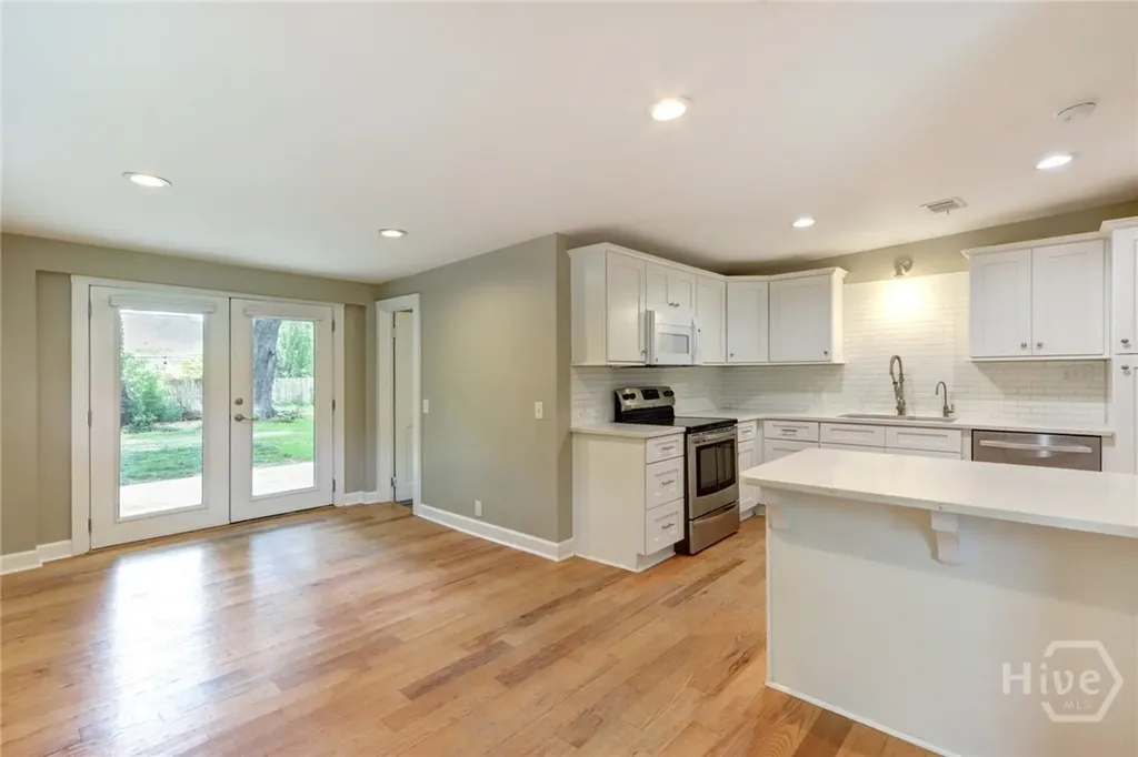 416 E 61st Street Savannah GA 31405