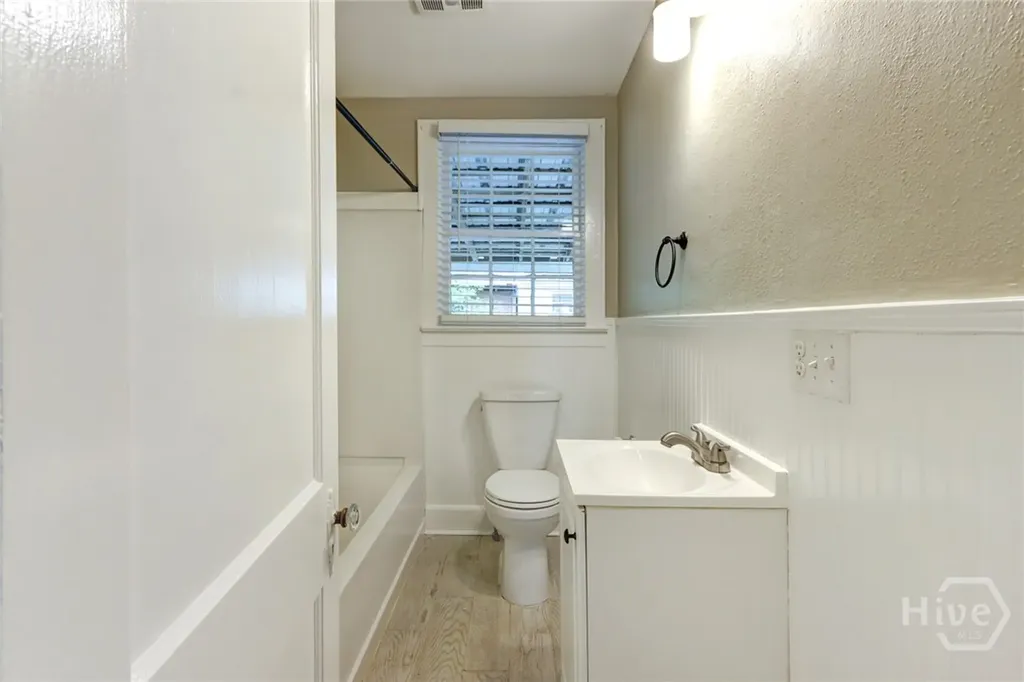 416 E 61st Street Savannah GA 31405