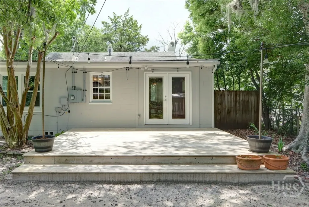 416 E 61st Street Savannah GA 31405