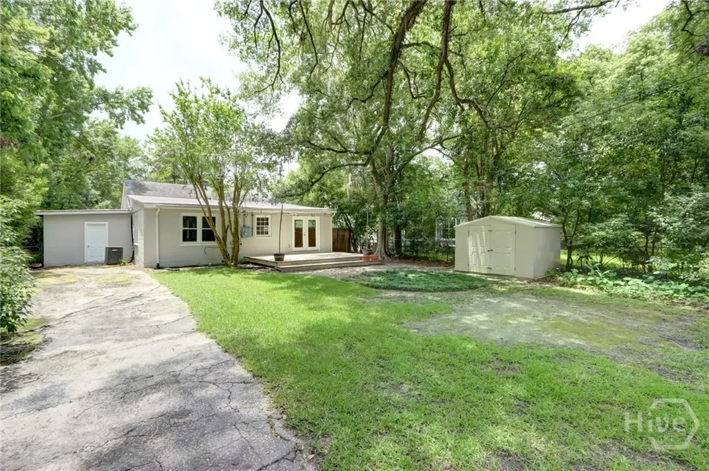 416 E 61st Street Savannah GA 31405