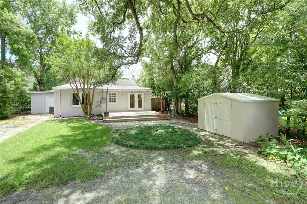 416 E 61st Street Savannah GA 31405