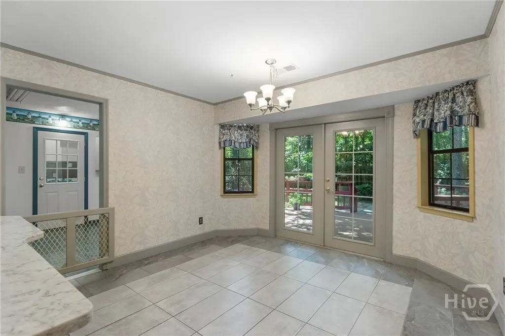 9 W Coquena Circle Savannah GA 31410
