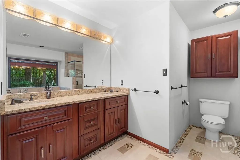 9 W Coquena Circle Savannah GA 31410