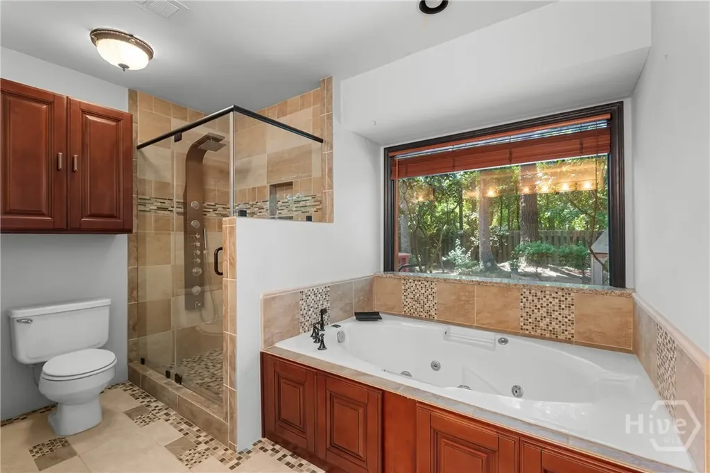 9 W Coquena Circle Savannah GA 31410