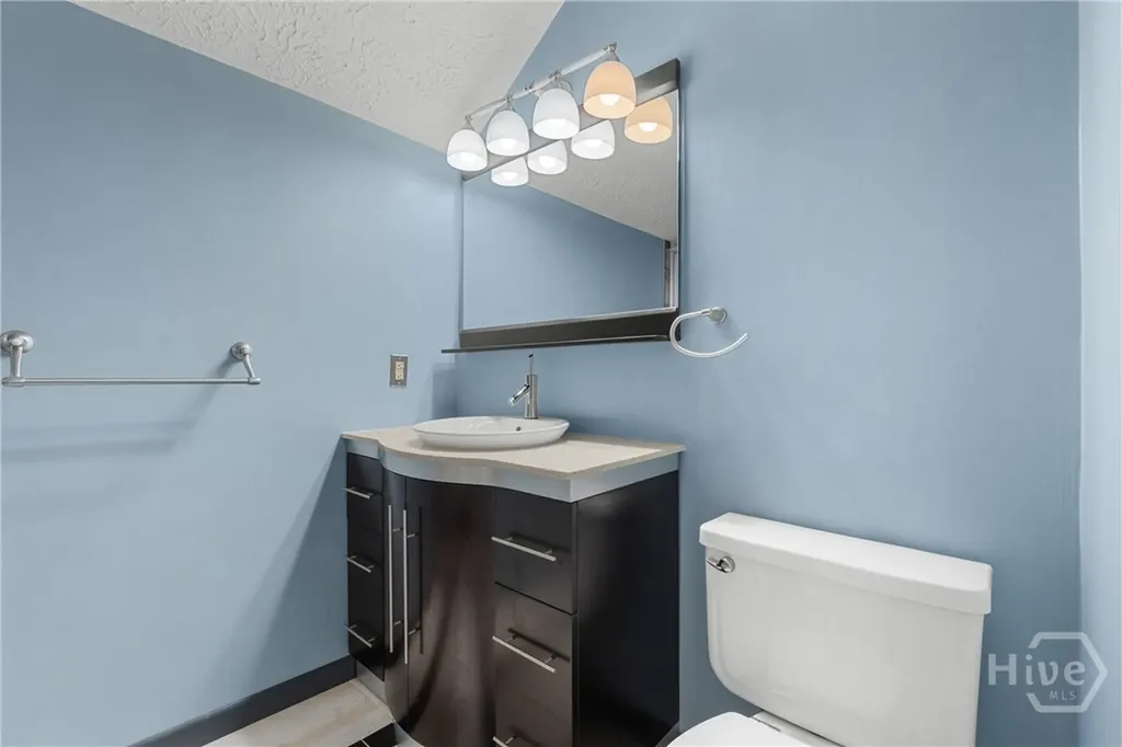 9 W Coquena Circle Savannah GA 31410