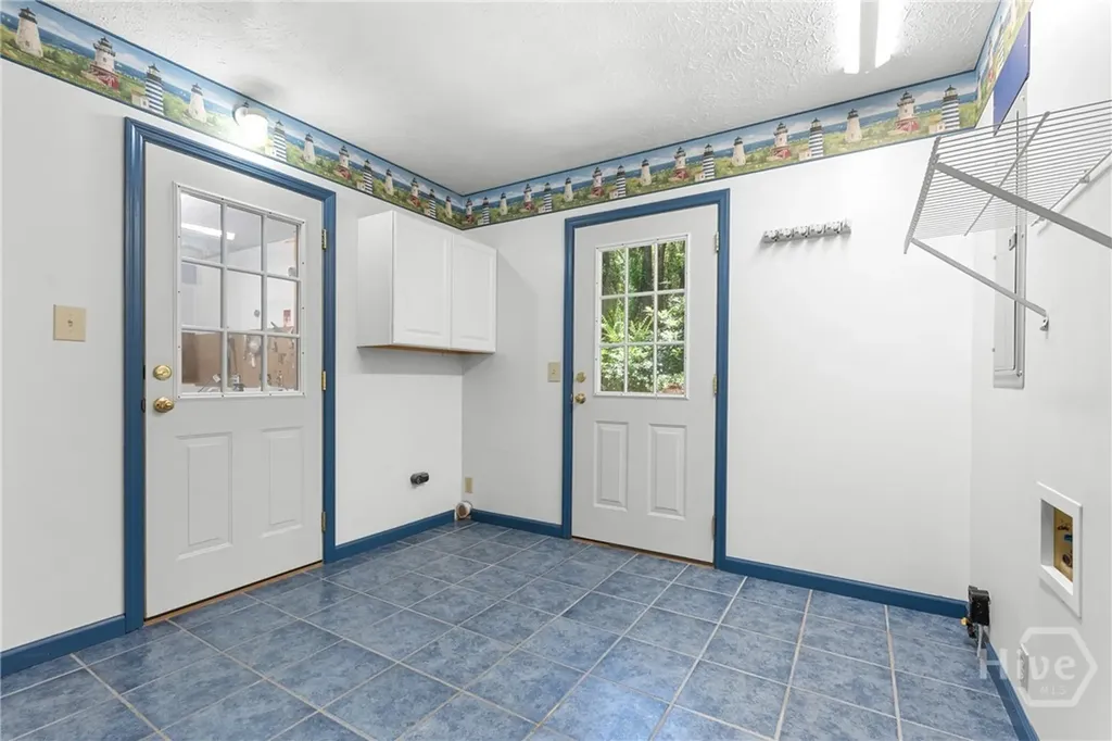 9 W Coquena Circle Savannah GA 31410