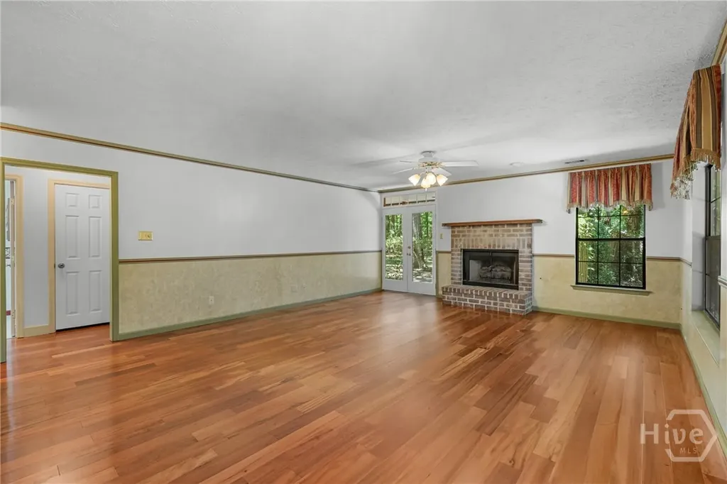 9 W Coquena Circle Savannah GA 31410
