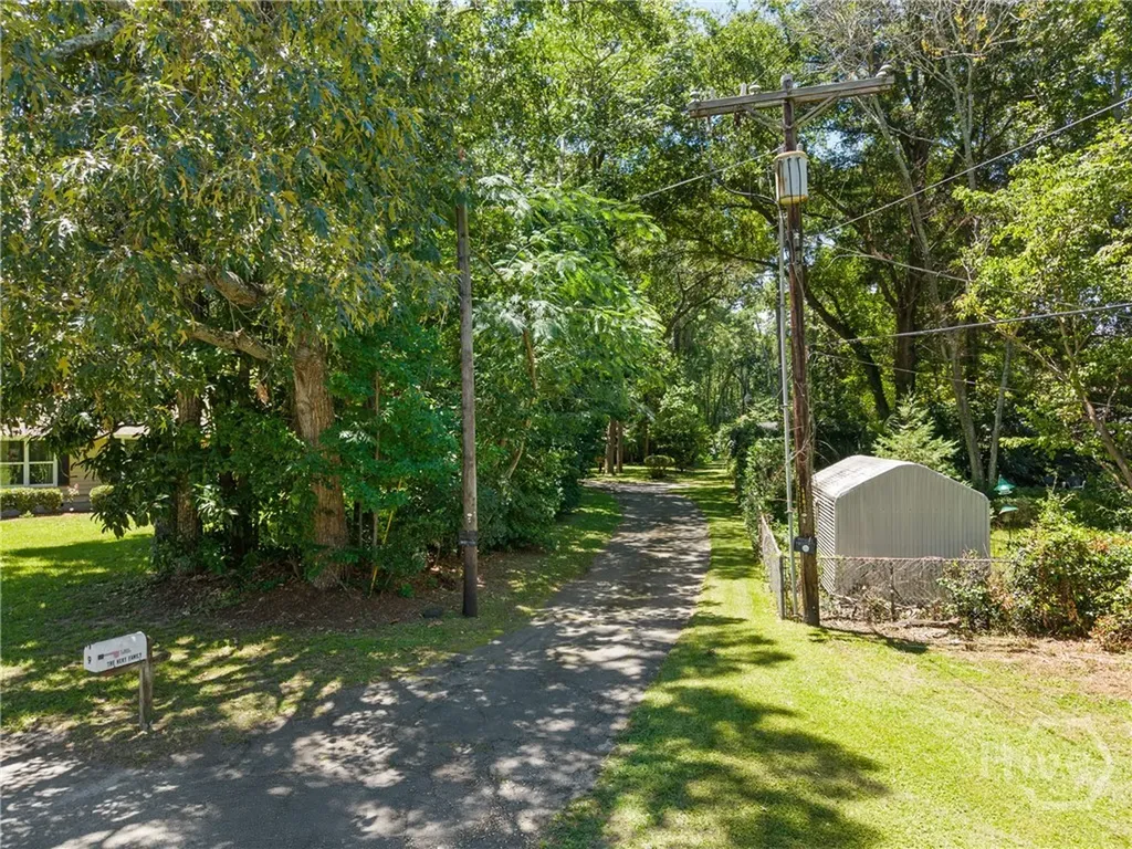 9 W Coquena Circle Savannah GA 31410