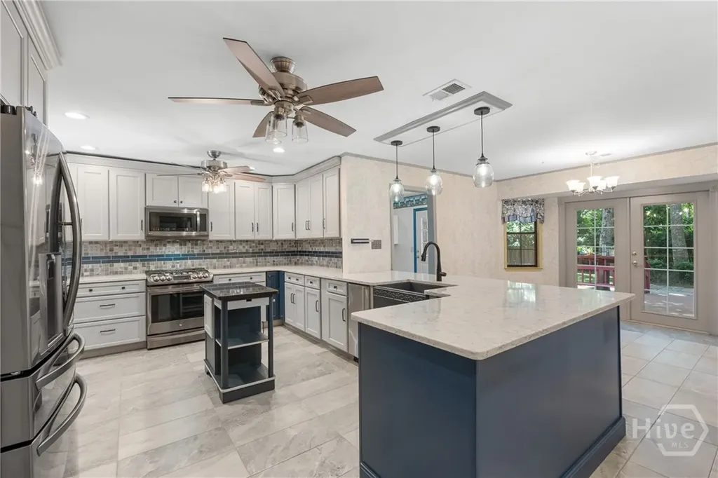 9 W Coquena Circle Savannah GA 31410