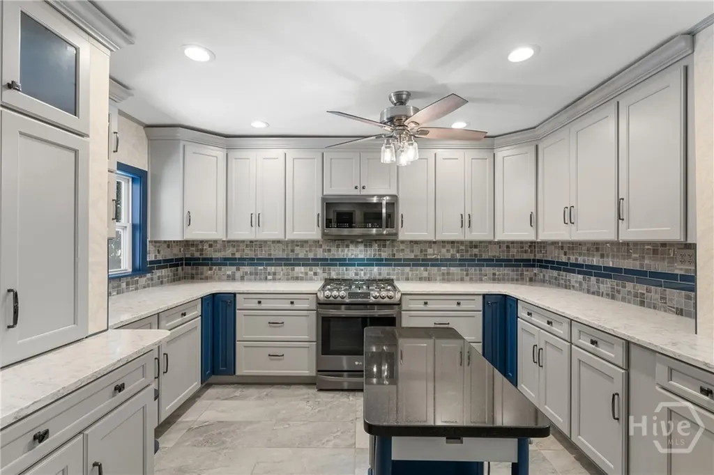 9 W Coquena Circle Savannah GA 31410