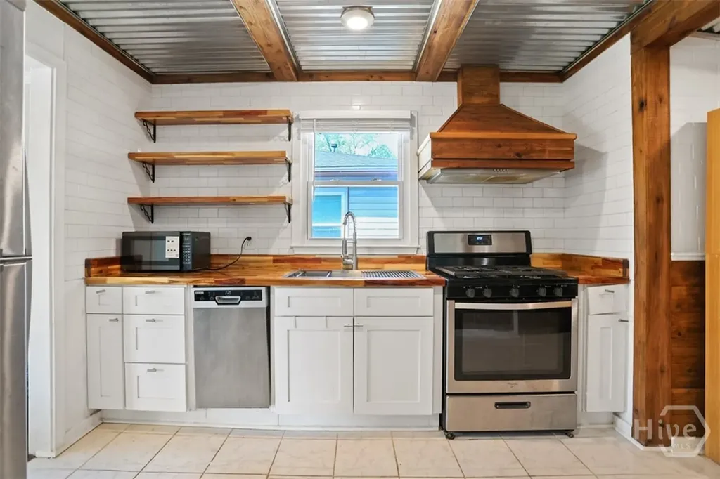 1510 Heron Street Savannah GA 31415