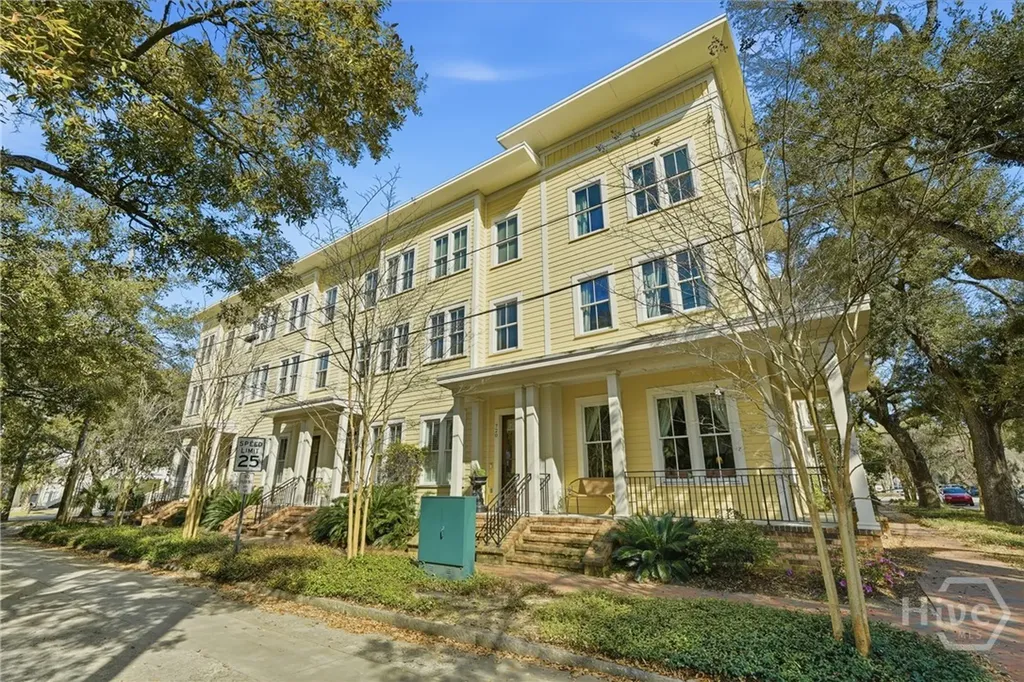 720 Tattnall Street Savannah GA 31401