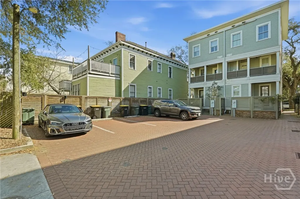 720 Tattnall Street Savannah GA 31401