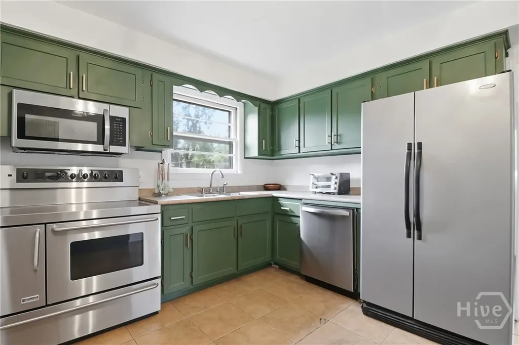 2232 Daffin Drive Savannah GA 31404