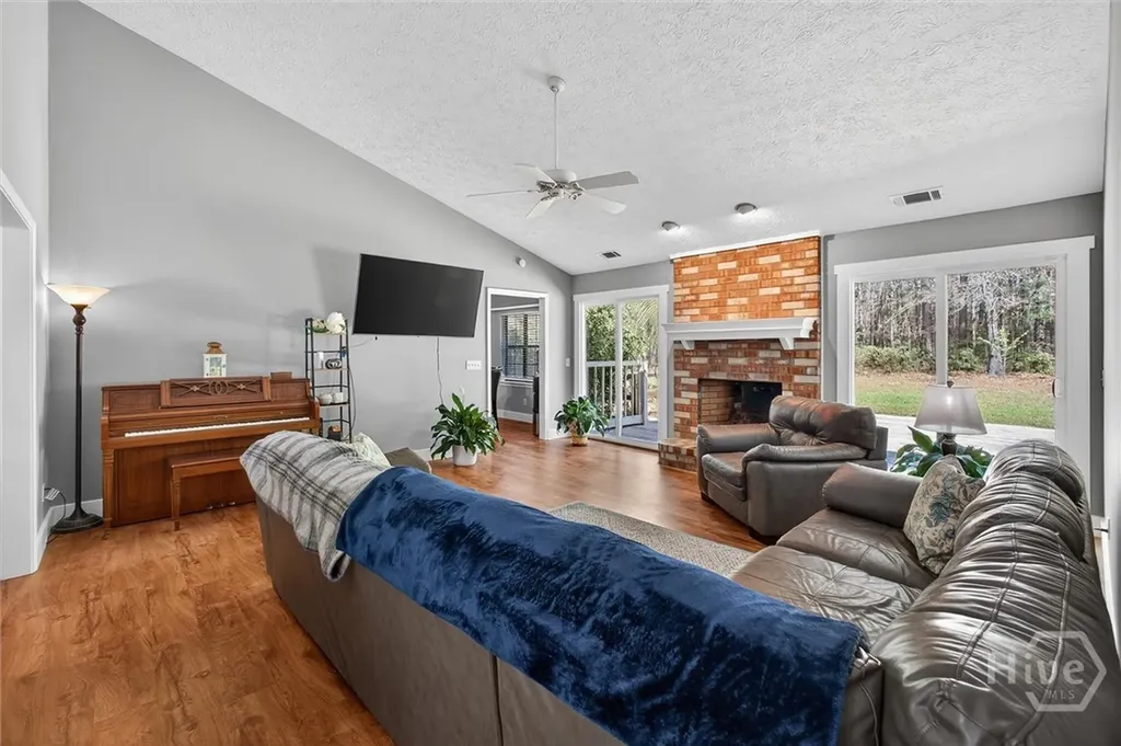 560 Log Landing Road Springfield GA 31329