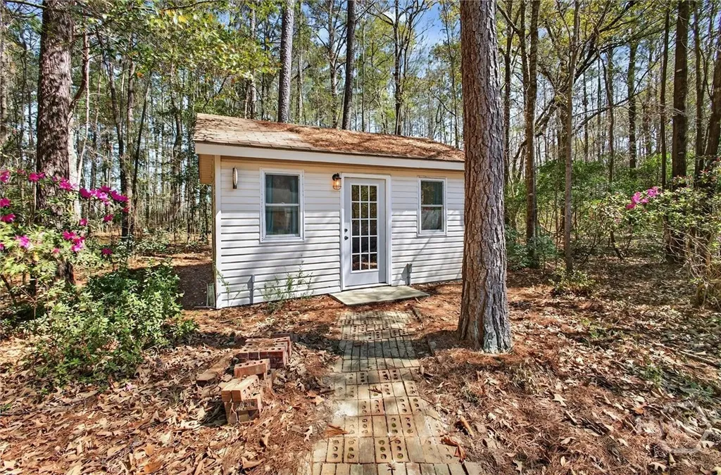 560 Log Landing Road Springfield GA 31329