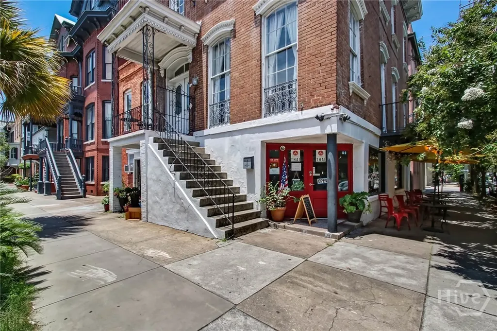132 E Oglethorpe Avenue Savannah GA 31401