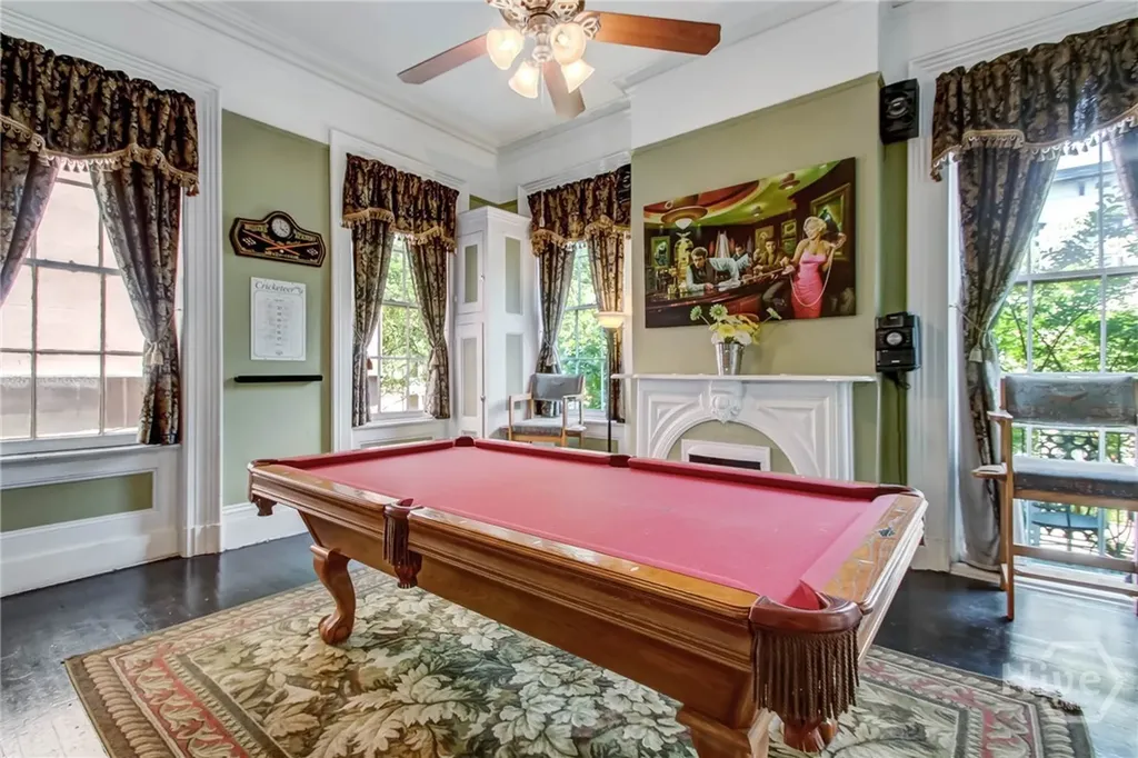 132 E Oglethorpe Avenue Savannah GA 31401