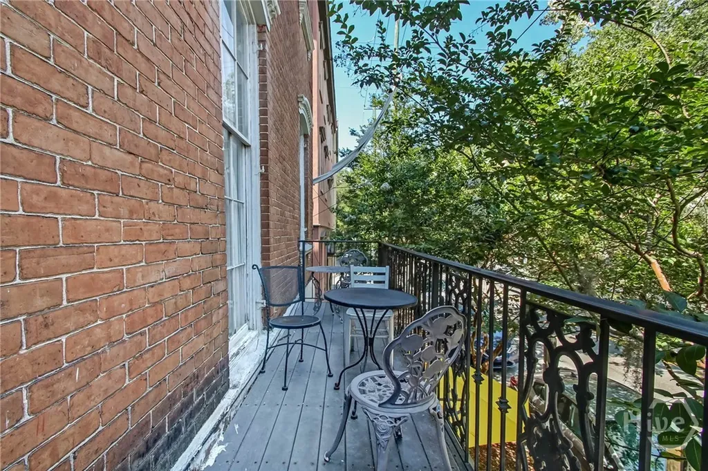 132 E Oglethorpe Avenue Savannah GA 31401