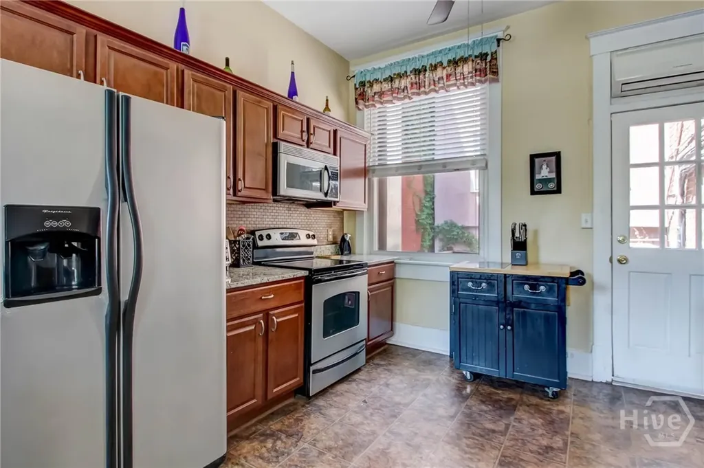 132 E Oglethorpe Avenue Savannah GA 31401